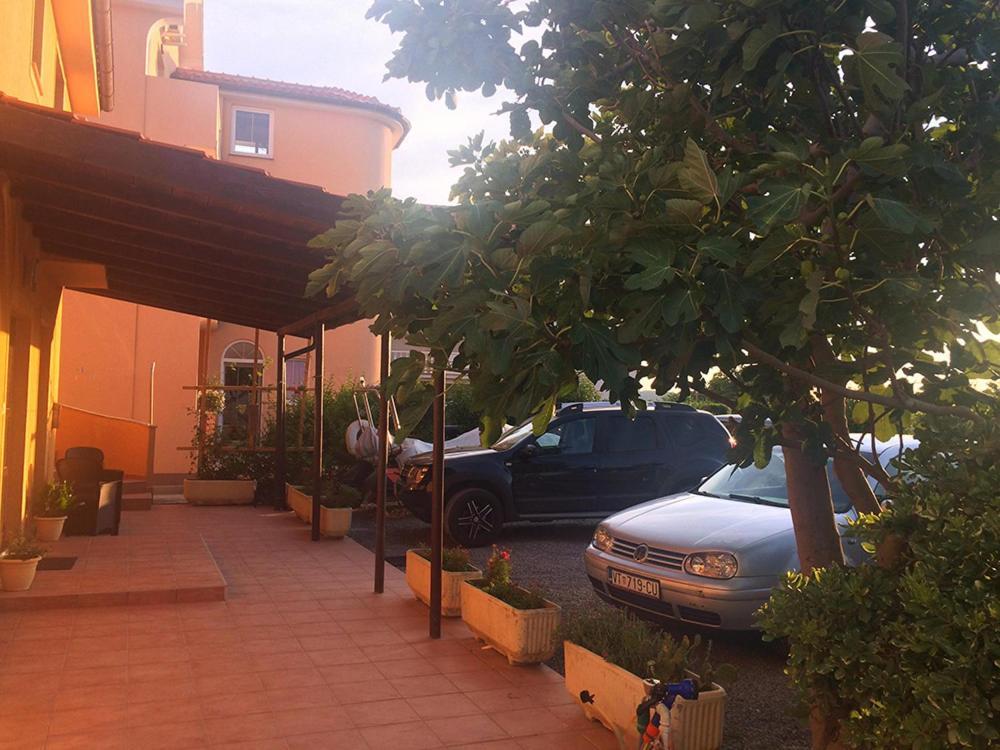 Apartments Damir 2838 Lopar Exterior photo
