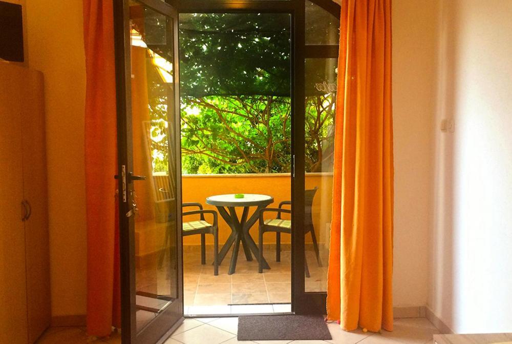 Apartments Damir 2838 Lopar Exterior photo