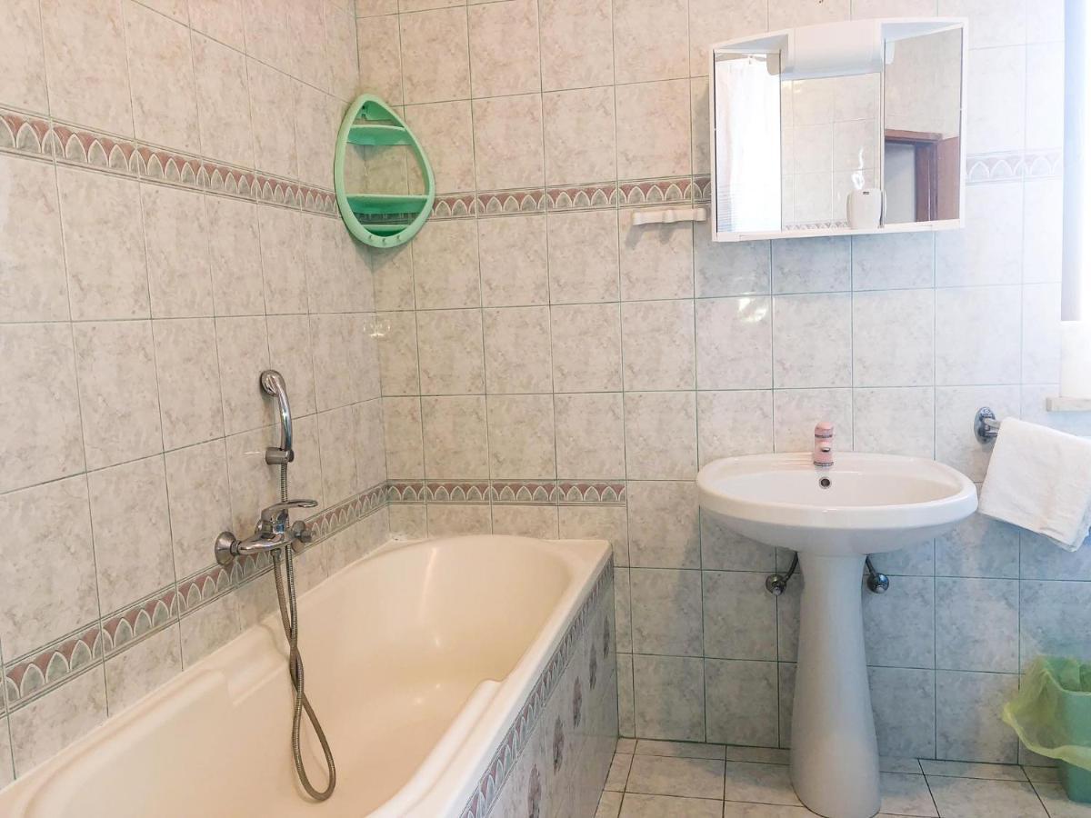 Apartments Damir 2838 Lopar Room photo